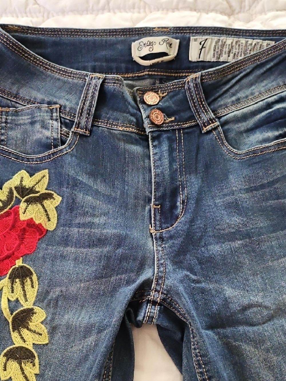 Indigo Rein-Two Button Mid-Rise Ankle -w/ Chili Pepper/Floral Embroidery- Size 7 - Picture 8 of 10